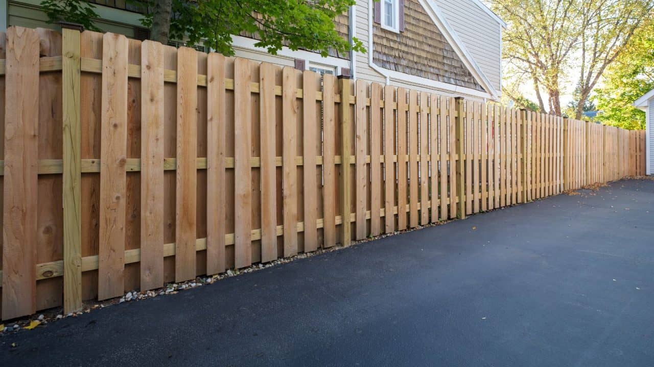 Tulsa fence companies that install wood fences