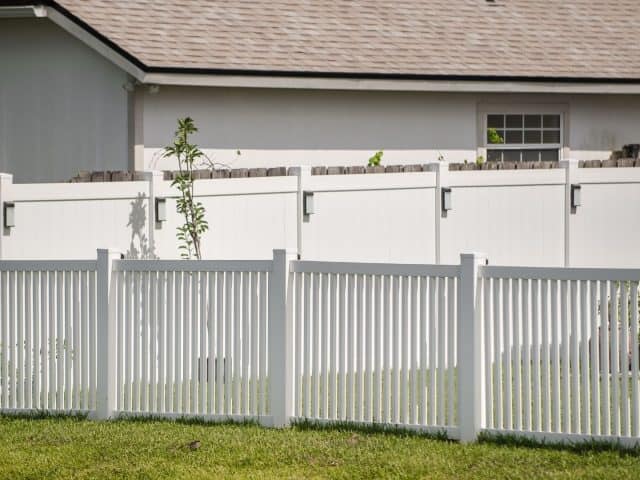 6 Signs You Need Privacy Fencing Near Me